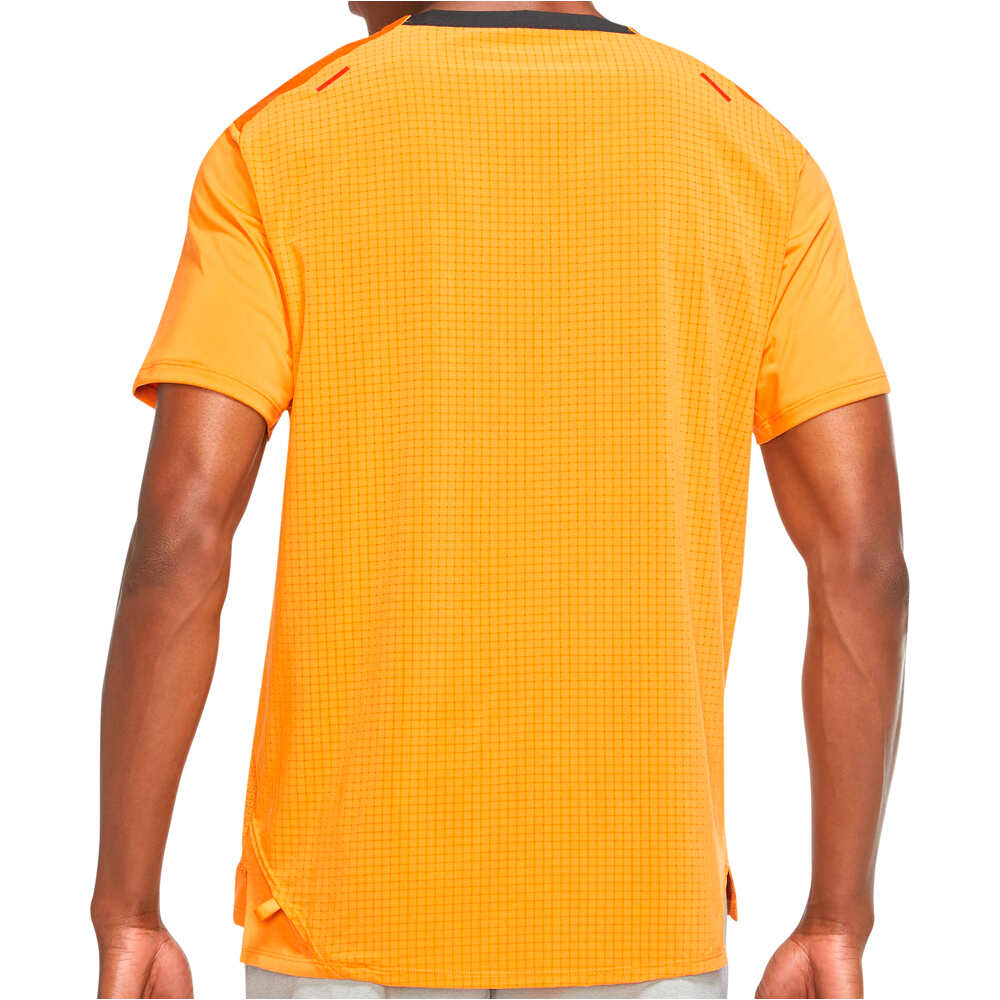 Nike camisetas trail running manga corta hombre M NK DF TRAIL RISE 365 SS vista trasera