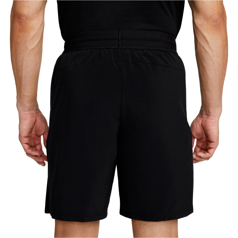 Nike pantalón corto fitness hombre DF FLEX VENT MX 8IN SHORT vista trasera