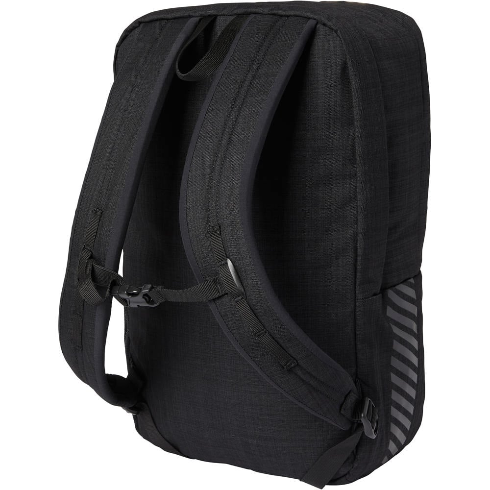 Helly Hansen mochila montaña SENTRUM BACKPACK 01