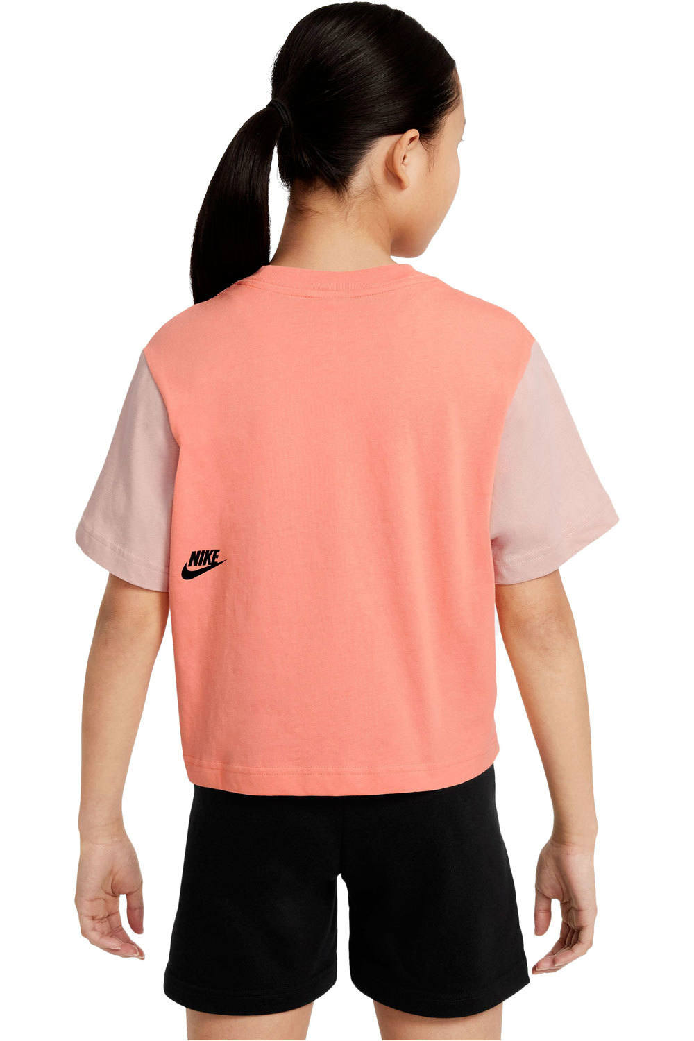 Nike camiseta manga corta niña G NSW TEE ESSNTL BOXY TEE DNC vista trasera