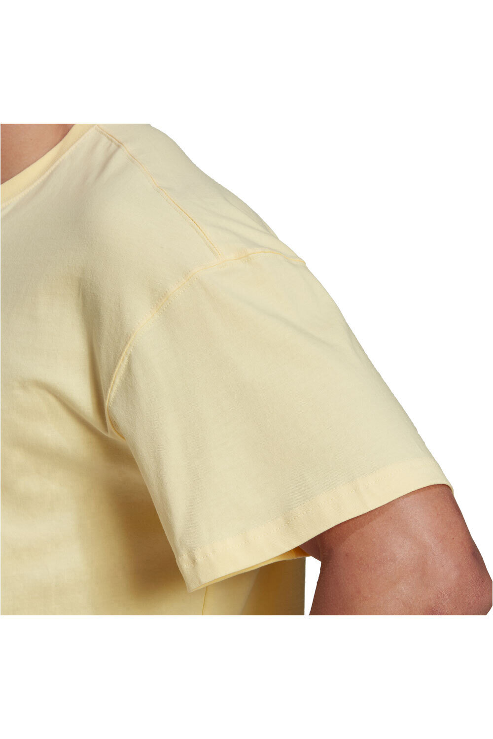 adidas camiseta manga corta hombre Essentials FeelVivid Drop Shoulder 04