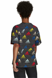 adidas camiseta manga corta mujer Essentials Multi-Colored Logo Boyfriend vista trasera