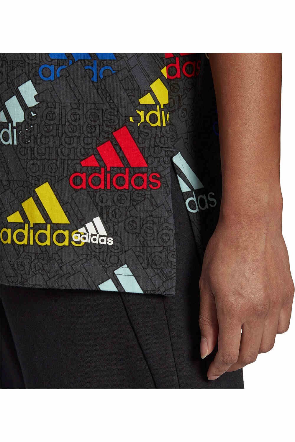 adidas camiseta manga corta mujer Essentials Multi-Colored Logo Boyfriend 03