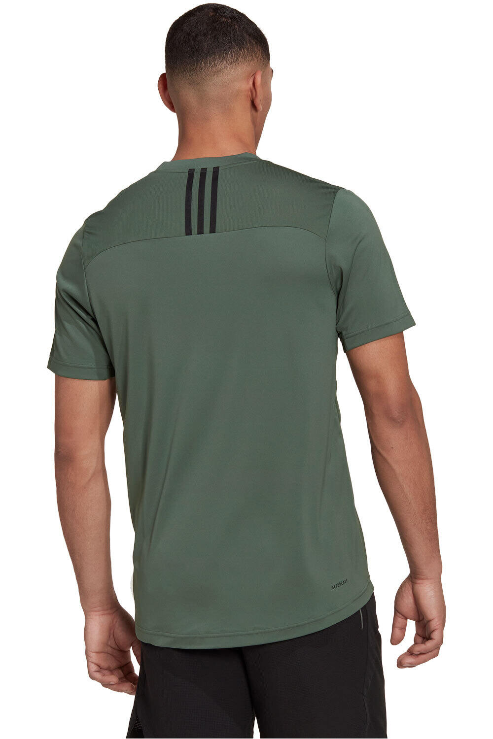 adidas camiseta fitness hombre Primeblue Designed To Move Sport 3 bandas vista trasera