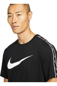 Nike camiseta manga corta hombre NSW REPEAT SW SS TEE vista trasera