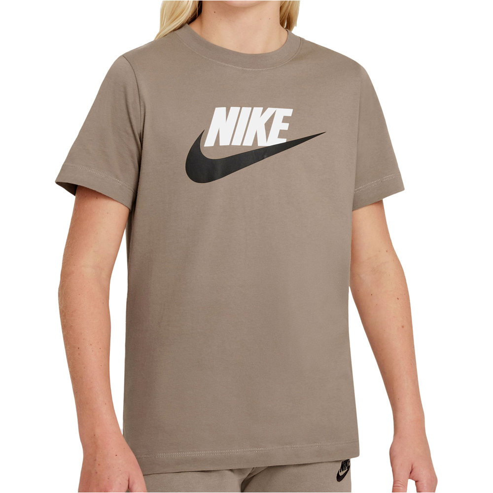 Nike camiseta manga corta niño NSW TEE FUTURA ICON TD vista detalle