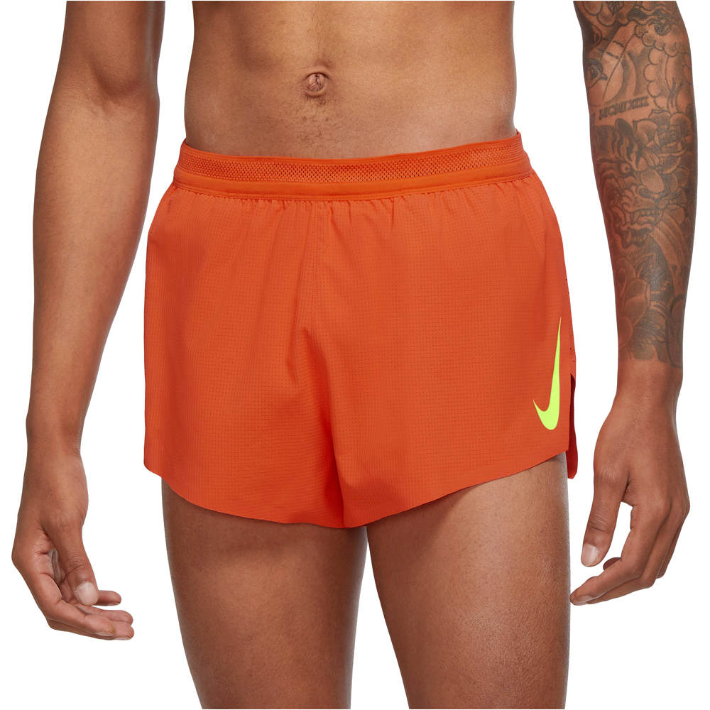 Nike pantaloneta técnica hombre AROSWFT 2IN SHORT vista frontal