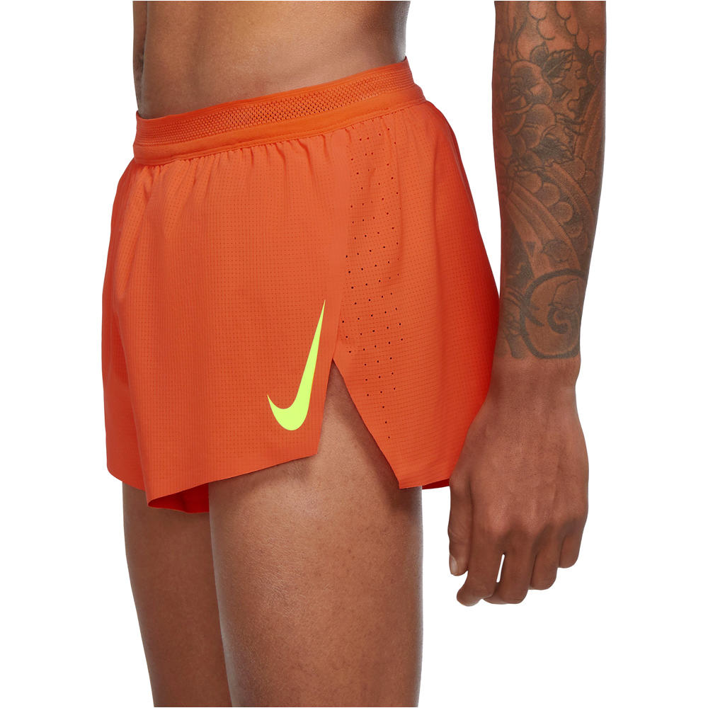 Nike pantaloneta técnica hombre AROSWFT 2IN SHORT vista detalle