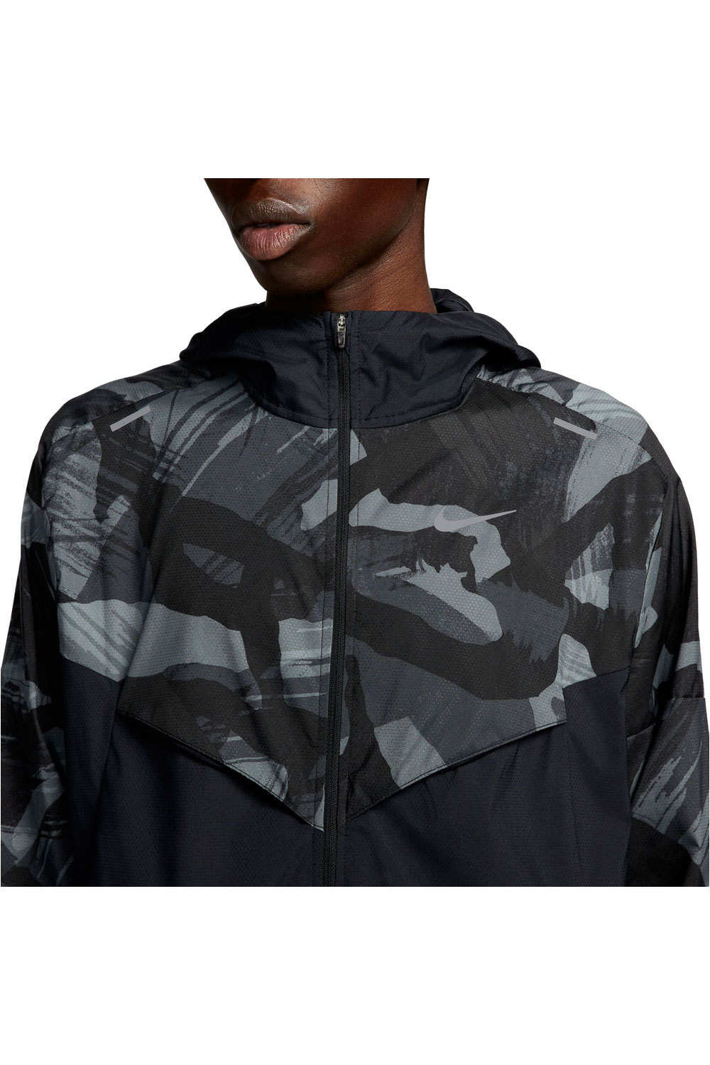 Nike CHAQUETA RUNNING HOMBRE RPL WINDRUNNER CAMO vista detalle