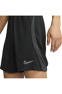 Nike pantalones cortos futbol PANTALON CORTO DRI-FIT STRIKE vista trasera