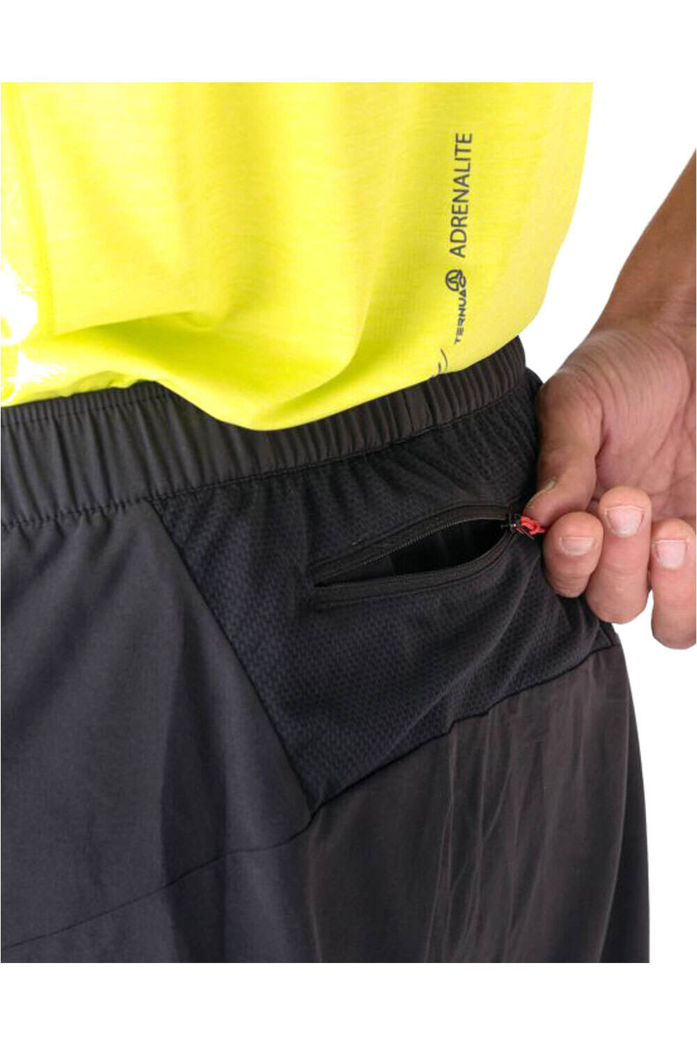 Ternua pantalón corto montaña hombre HELIXSHORTR vista detalle