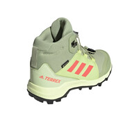 adidas bota trekking niño Terrex Mid GORE-TEX Hiking vista trasera