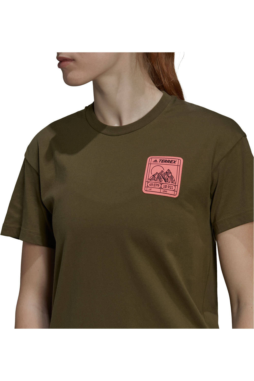 adidas camiseta montaña manga corta mujer Terrex Patch Mountain Graphic vista detalle