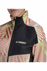 adidas CHAQUETA TRAIL RUNNING MUJER Terrex Trail Running Printed vista detalle