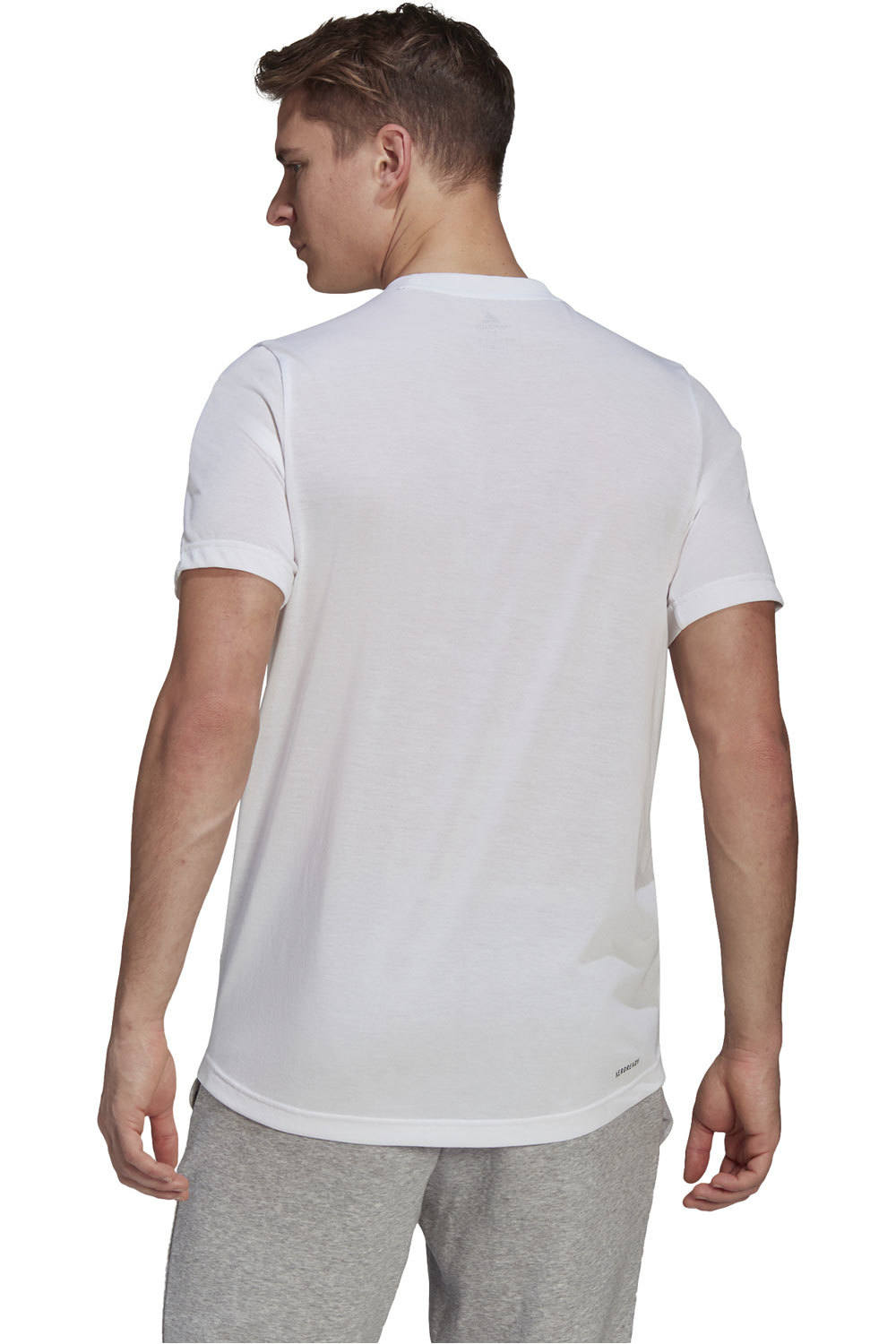 adidas camiseta fitness hombre AEROREADY Designed 2 Move Feelready Sport vista trasera