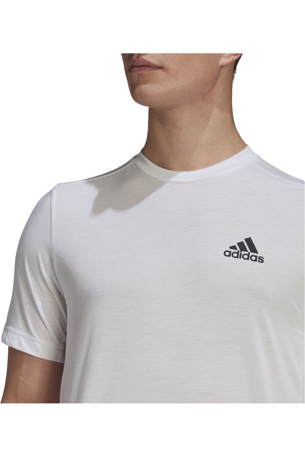 adidas camiseta fitness hombre AEROREADY Designed 2 Move Feelready Sport vista detalle