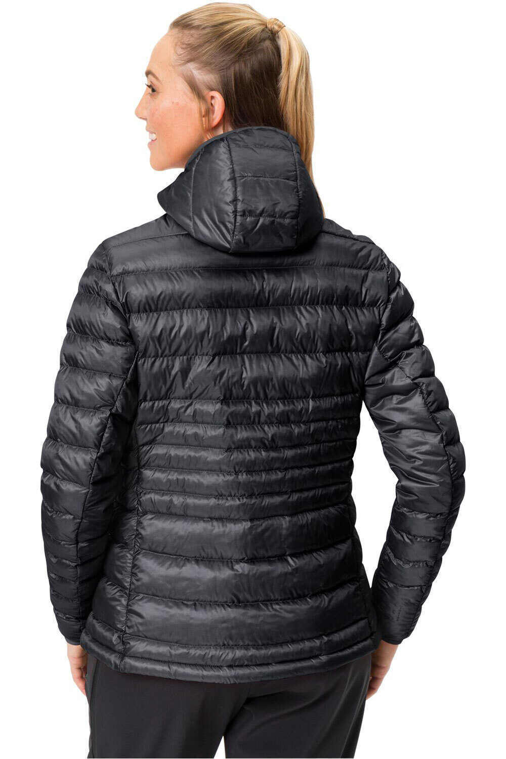Vaude chaqueta outdoor mujer BATURA HOODED INSULATION vista trasera