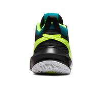 Nike zapatilla baloncesto niños TEAM HUSTLE D 10 vista trasera