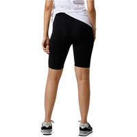 New Balance bermuda mujer NB Essentials Stacked Fitted Short 03