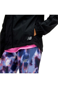 New Balance CHAQUETA RUNNING MUJER Impact Run Light Pack Jacket 03