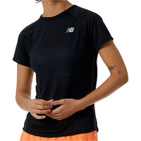 New Balance camiseta entrenamiento manga corta mujer Impact Run Short Sleeve 04