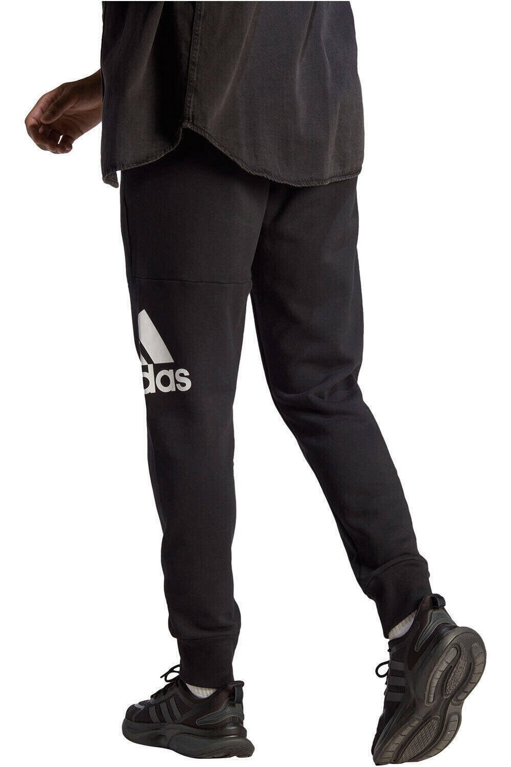 Essentials french terry tapered cuff logo pantalón hombre Negro (L)