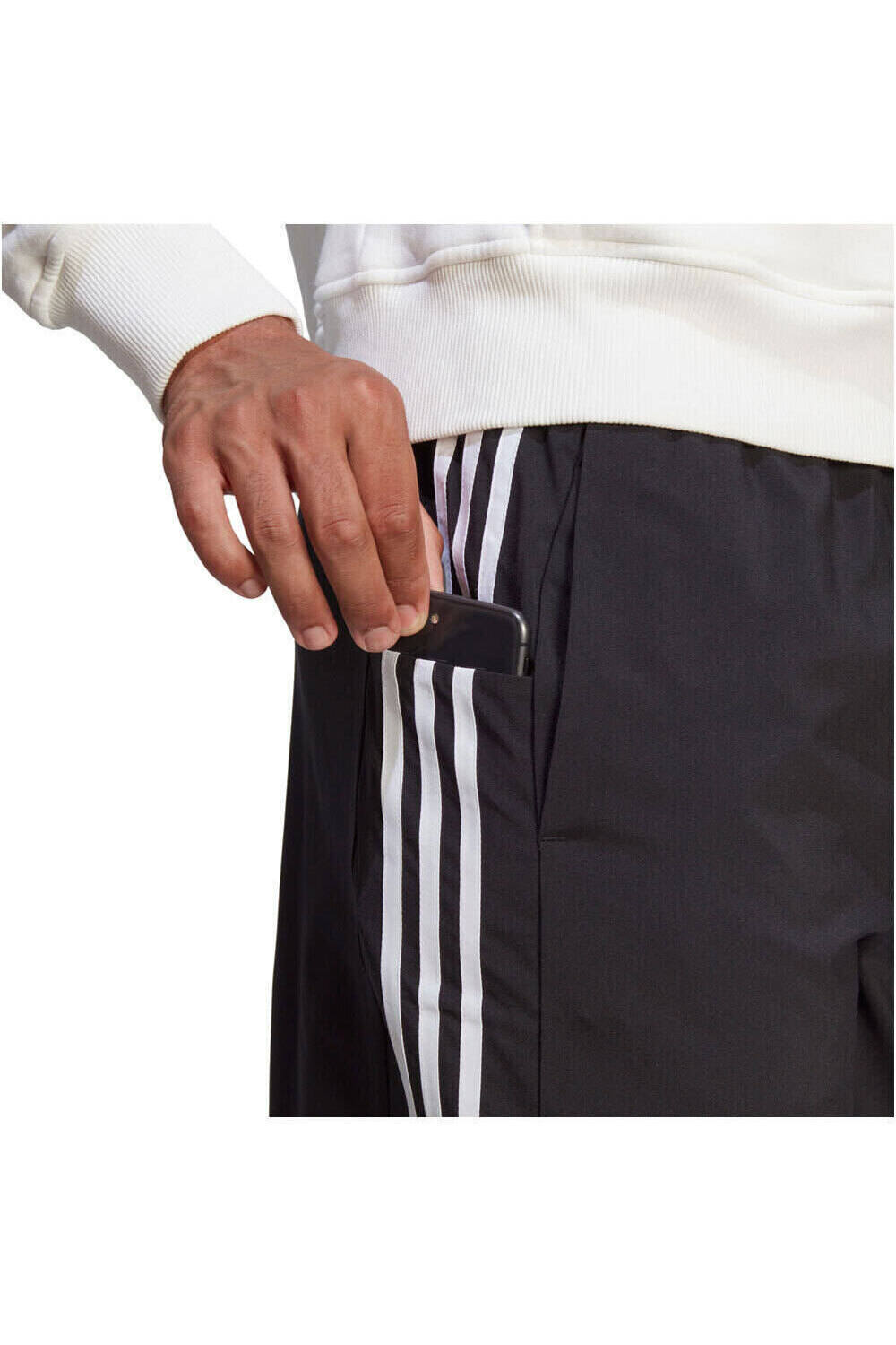 adidas bermudas hombre AEROREADY Essentials Chelsea 3 bandas vista detalle