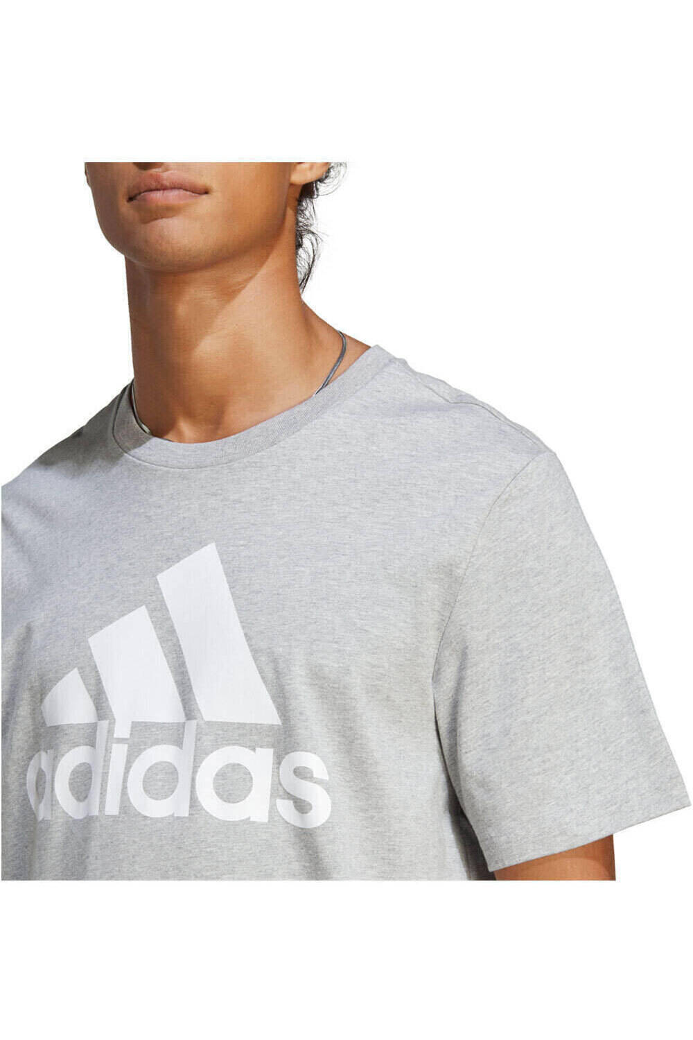 adidas camiseta manga corta hombre Essentials Single Big Logo vista detalle