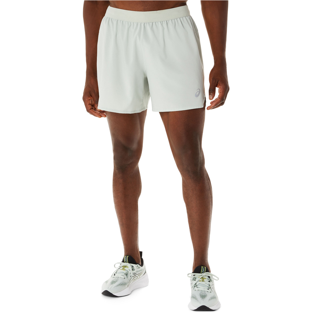 Asics pantaloneta técnica hombre ROAD 5IN SHORT vista trasera