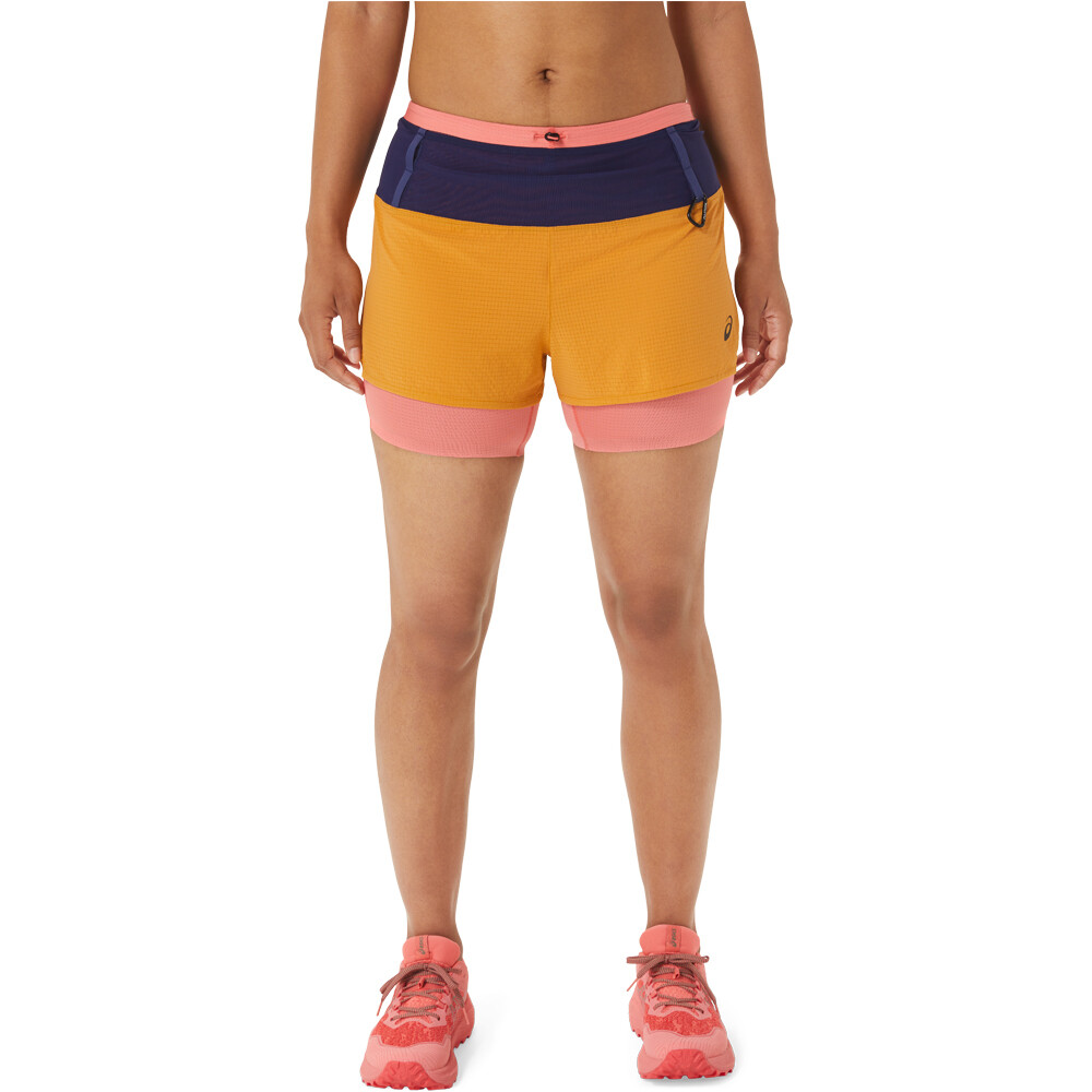 Asics pantalones cortos trail running mujer FUJITRAIL 2-N-1 SHORT vista frontal