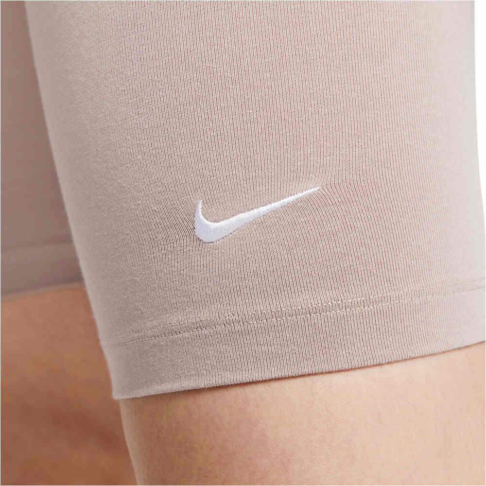 Nike Malla Corta Mujer W NSW ESSNTL MR BIKER SHORT vista detalle