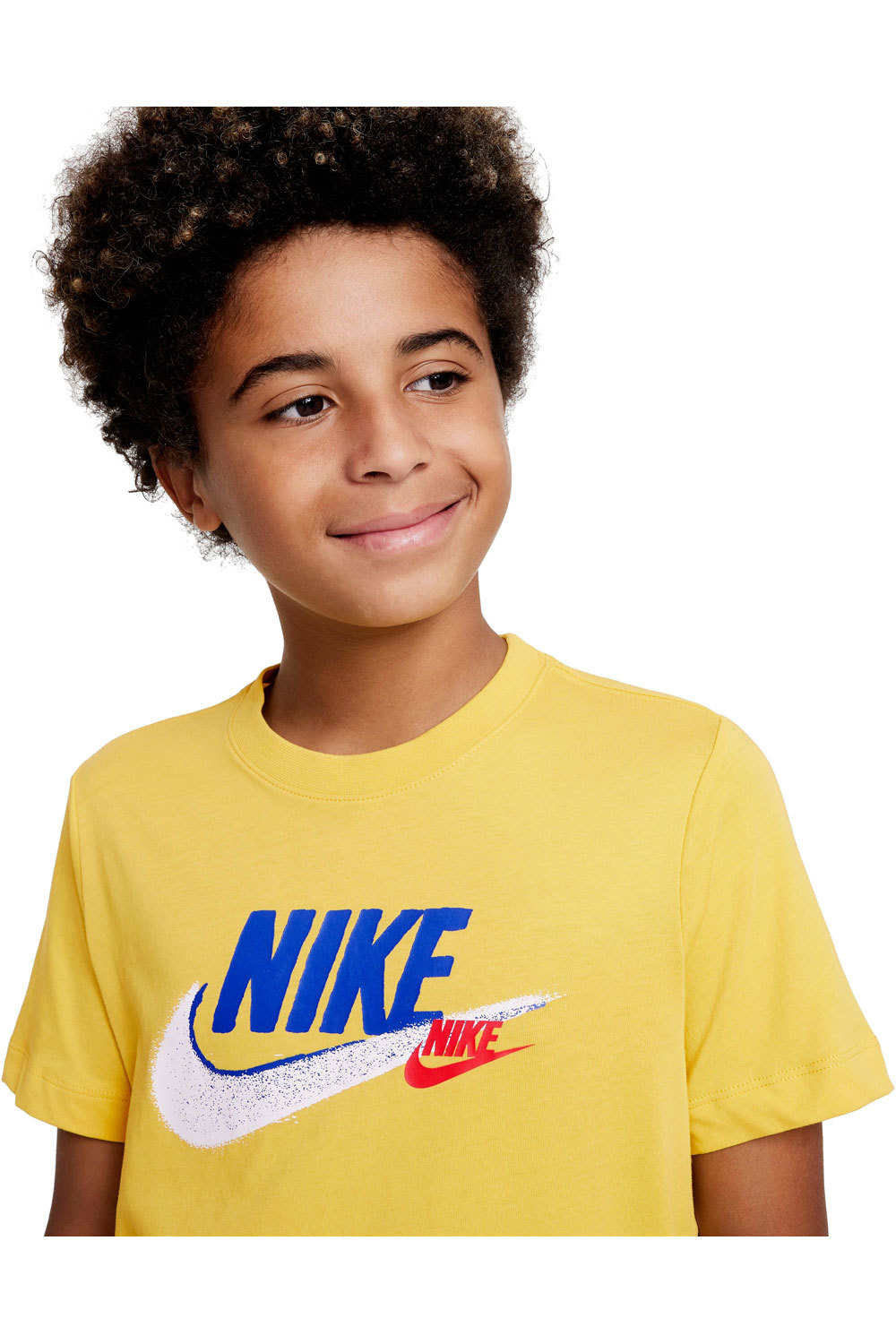 Nike camiseta manga corta niño B NSW SI SS TEE vista detalle