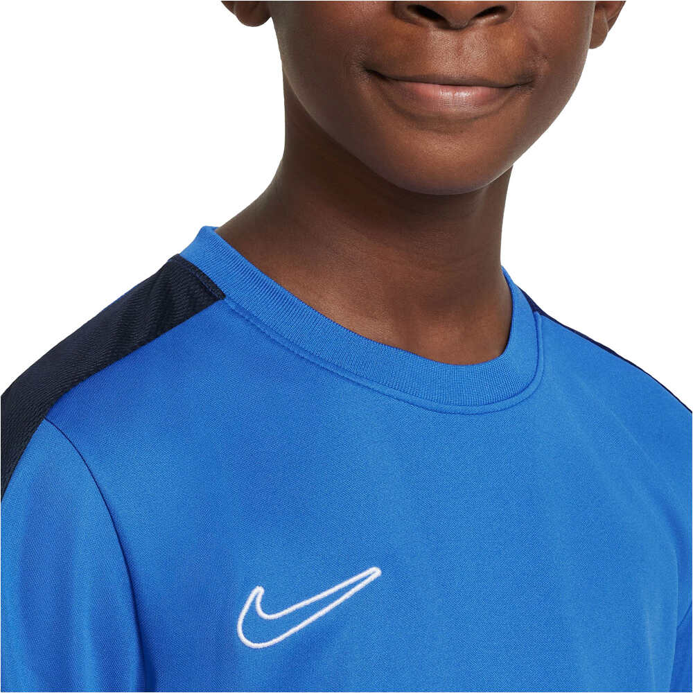 Nike camisetas entrenamiento futbol manga corta niño K NK DF ACD23 TOP SS BR AZMN vista detalle