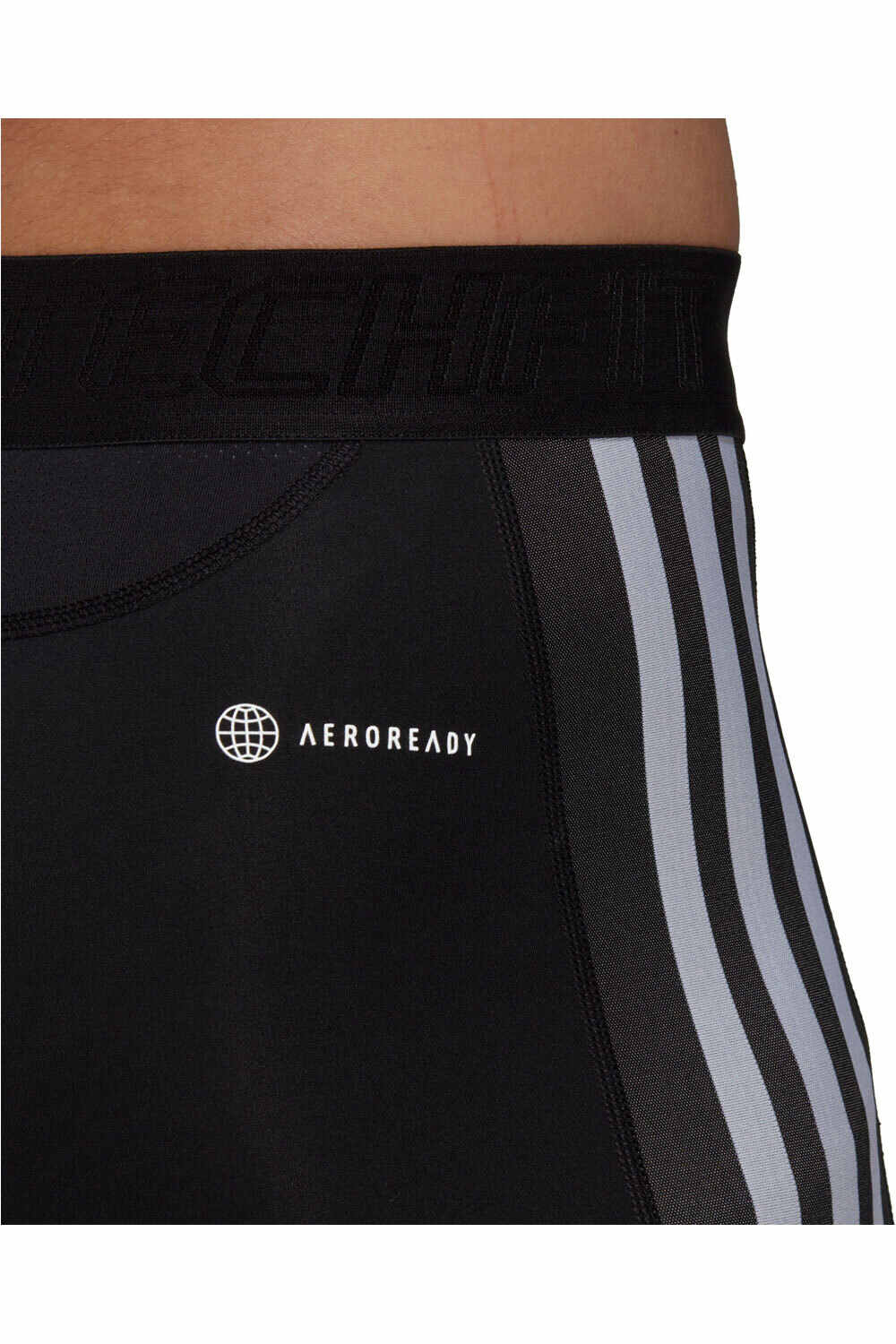 adidas malla corta running hombre Techfit Training 3 bandas vista detalle