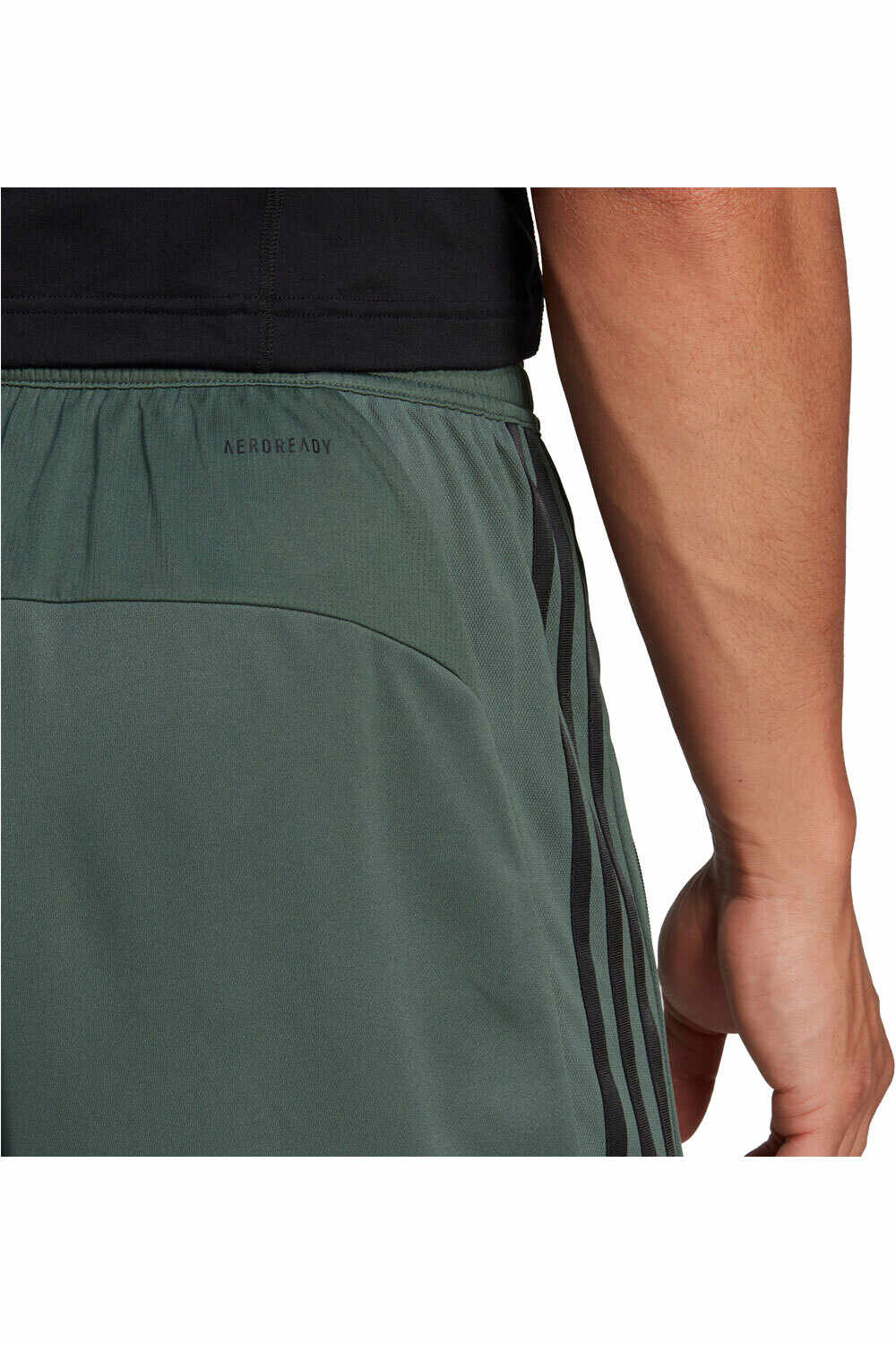 adidas pantalón corto fitness hombre Primeblue Designed To Move Sport 3 bandas 03