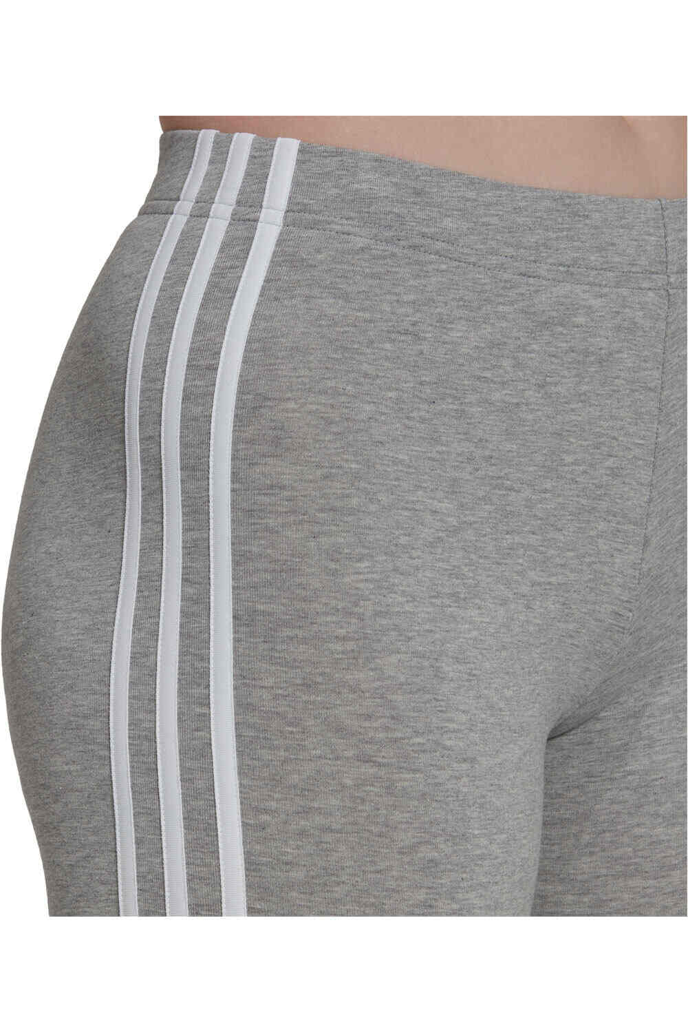 adidas Malla Corta Mujer Essentials 3 bandas 03