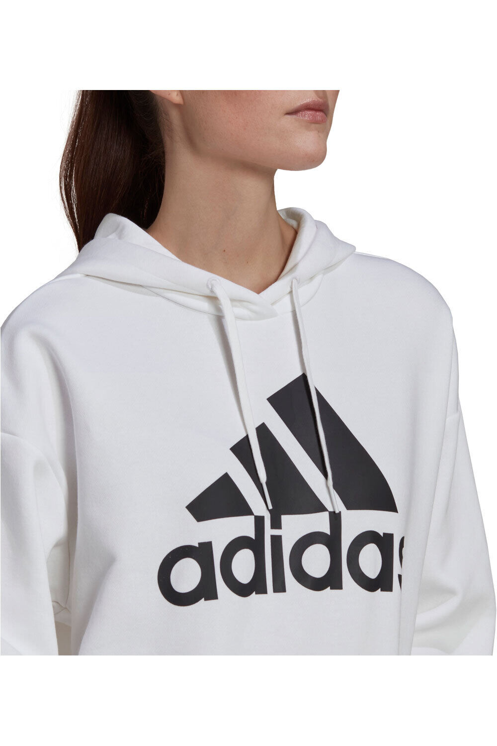 adidas sudadera mujer Essentials Logo Boyfriend Fleece (con capucha) vista detalle