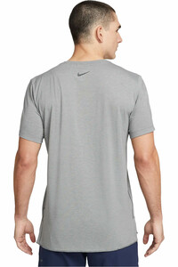Nike camiseta fitness hombre M NY DF SS TOP vista trasera