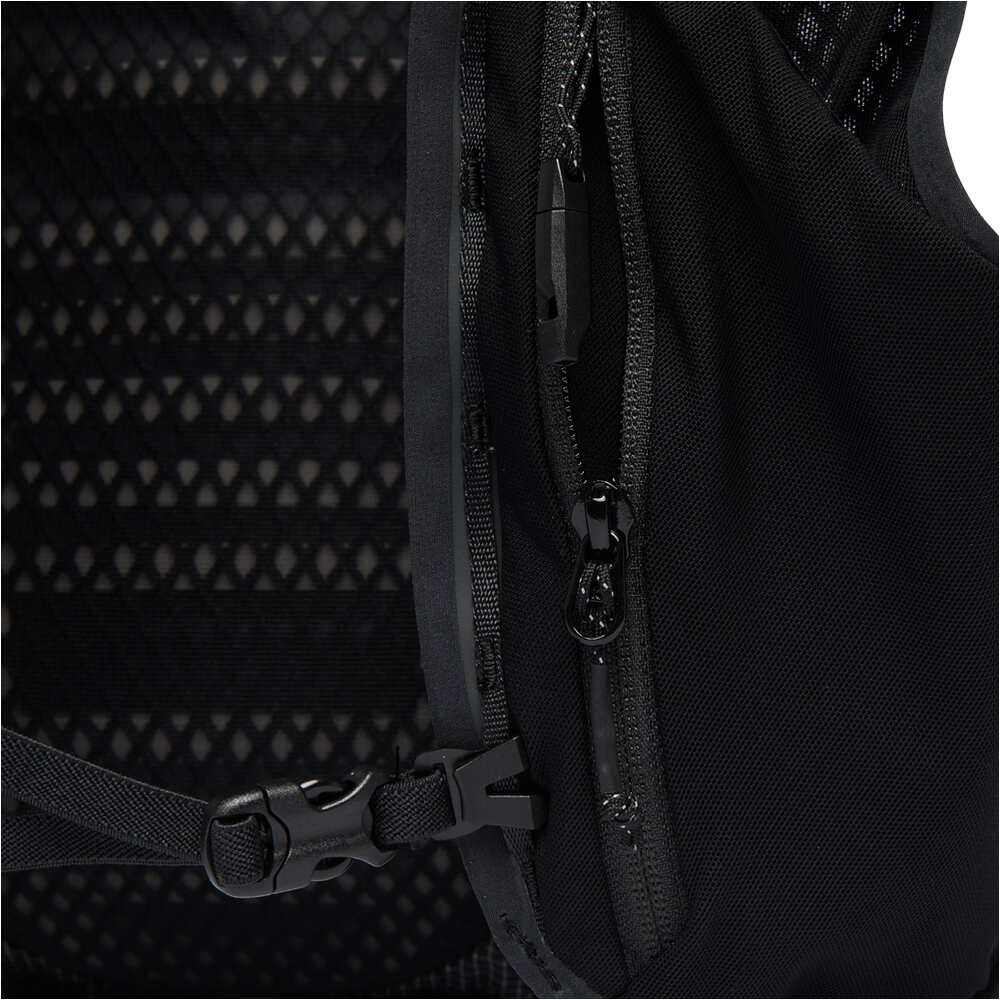 Black Diamond mochila montaña DISTANCE 8 BACKPACK 07