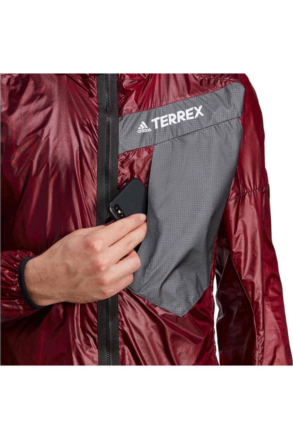 adidas chaqueta impermeable insulada hombre Techrock Three-in-One con capucha 04
