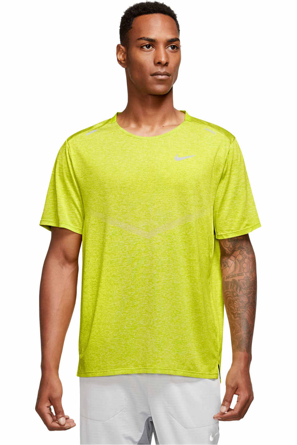 Nike camiseta técnica manga corta hombre M NK DF RISE 365 SS vista frontal