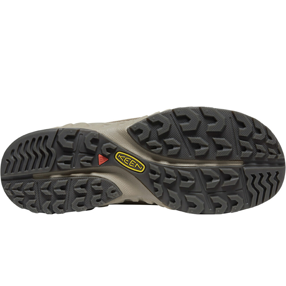 Keen zapatilla trekking hombre NXIS EVO WP M vista trasera