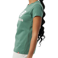 New Balance camiseta manga corta mujer NB Essentials Stacked Logo Tee vista trasera