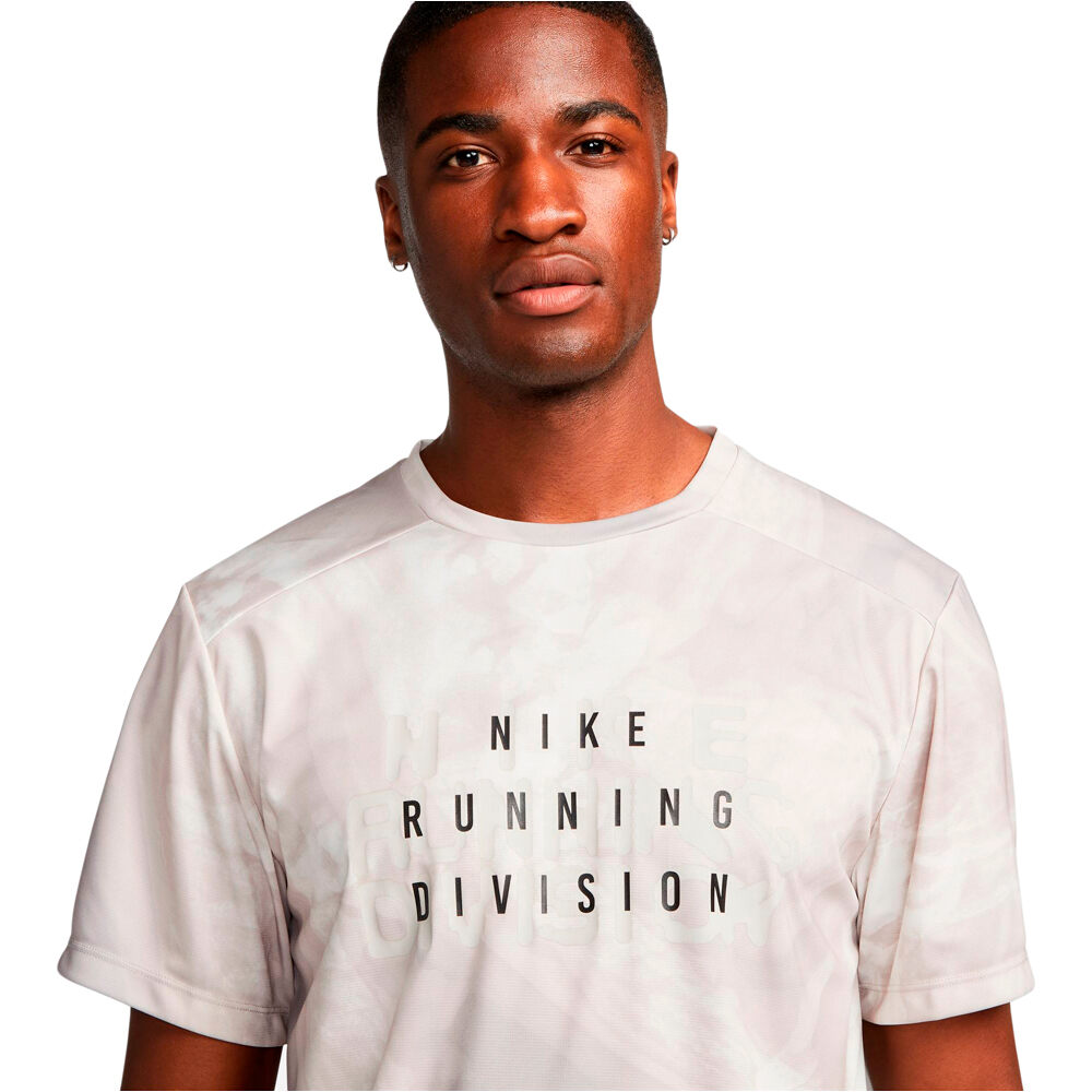 Nike camiseta técnica manga corta hombre M NK DF RUN DVN RISE 365 SS vista detalle