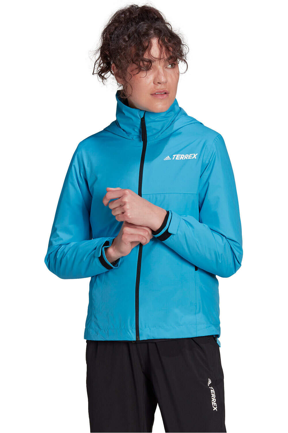 adidas chaqueta impermeable mujer W MT RR Jacket vista frontal