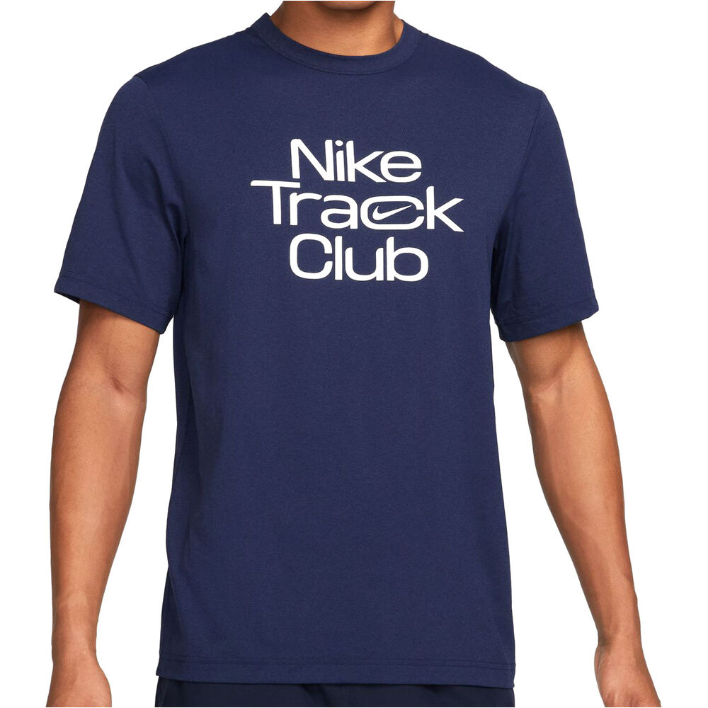 Nike camiseta técnica manga corta hombre M NK DF TRACK CLUB HYVERSE SS vista frontal