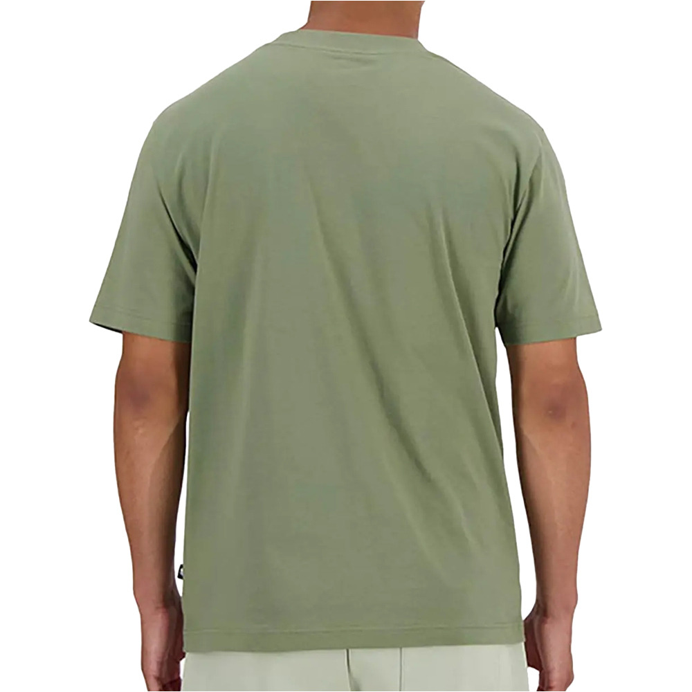 New Balance camiseta manga corta hombre New Balance Linear Logo Relaxed Tee vista trasera