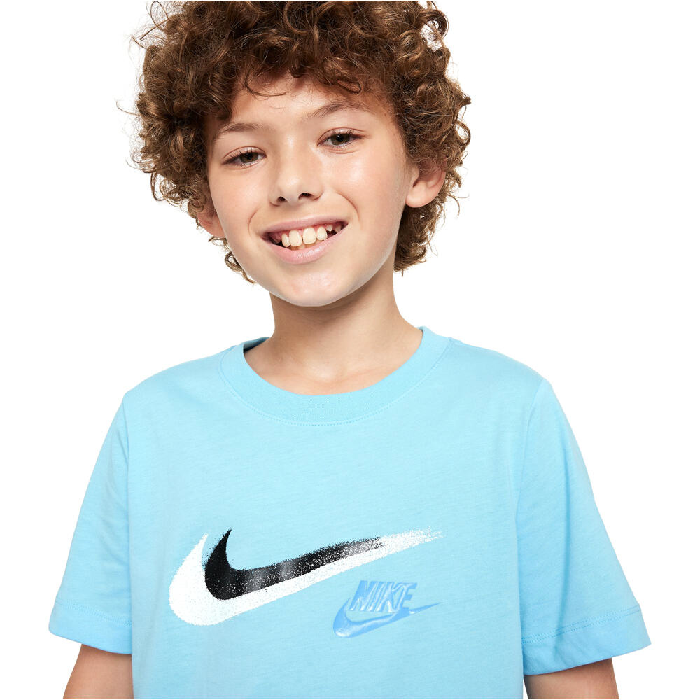 Nike camiseta manga corta niño B NSW SI SS TEE vista detalle