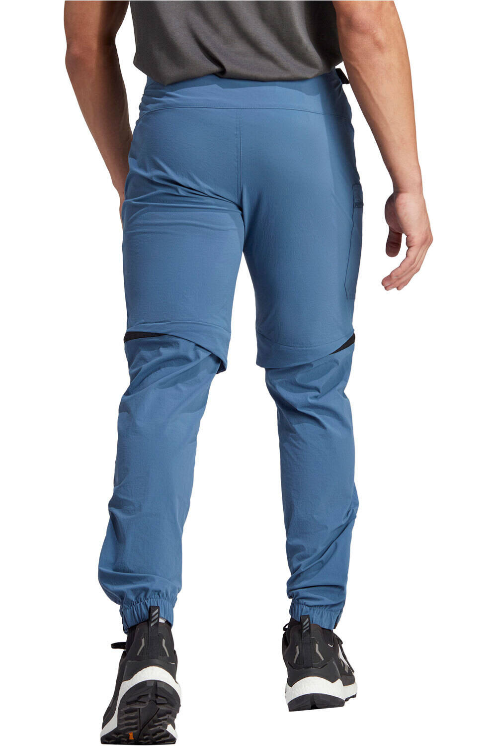 adidas pantalón montaña hombre UTILITAS Z.O P vista trasera