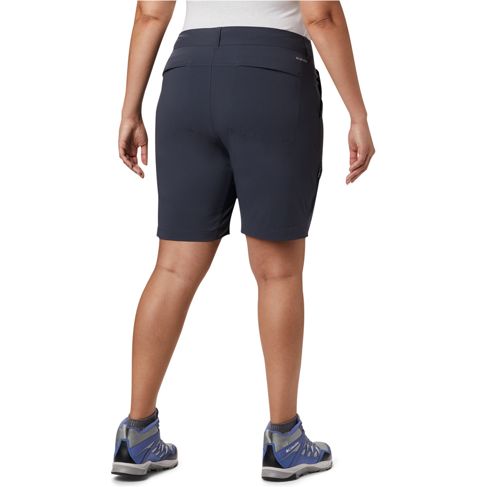 Columbia pantalón corto montaña mujer Saturday Trail Long Short vista detalle